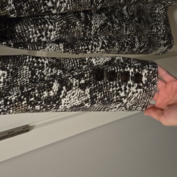 Snake skin print dress coat - Picture 5 of 5